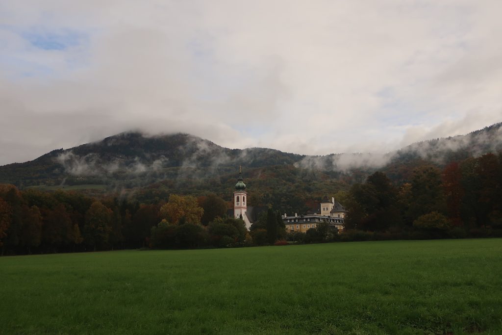Aigner Schloss, Kirche und Gaisberg